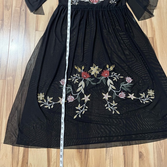 Coco + Jaimeson Black Sheer Boho Tunic Dress Sz M Floral Embroidered Festival - Picture 4 of 7
